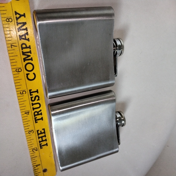 Dewar's Stainless steel flasks - LOT OF TWO - 5 oz. - Picture 11 of 11